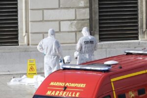 Attentato Marsiglia, grida Allah Akbar e ammazza due donne: Isis rivendica attacco