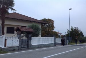 Montalenghe, sparatoria davanti villetta: arrestati padre e figlio per omicidio Gabriele Raimondi