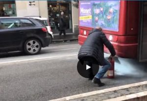 Roma, autobus prende fuoco a Prati: nessun ferito VIDEO