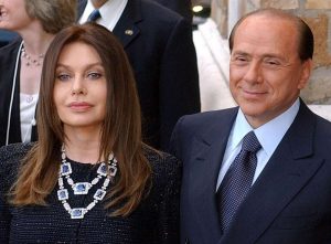 Veronica Lario smentisce Silvio Berlusconi sugli assegni del divorzio