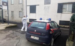 Napoli, agguato letale a Miano: due uomini uccisi in auto