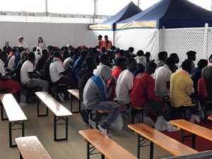 Palermo: tenta di violentare operatrice centro accoglienza, arrestato 17enne
