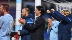 Lazio, Stefan De Vrij: "Fa male andare via così". Ma i tifosi lo insultano
