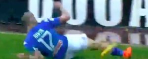 Hamsik video gol Napoli-Spal, spacca bandierina: VAR annulla, ammonizione resta