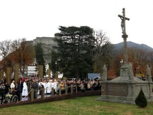 Lourdes, riconosciuto miracolo 70: suor Bernadette guarì da invalidità nel 2008 dopo il pellegrinaggio