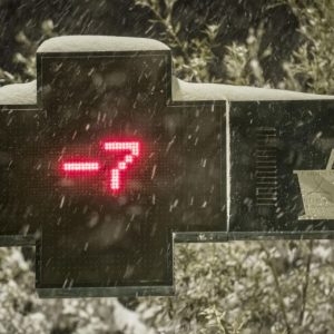 Neve, emergenza in tutta l'Italia: gelo Alessandria, Vesuvio imbiancato