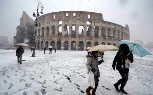 Neve a Roma, Comune premia assenti con permesso retribuito. Punito chi è andato a lavoro