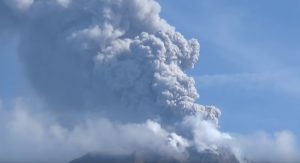 Indonesia, vulcano Sinabung si risveglia dopo quattro secoli