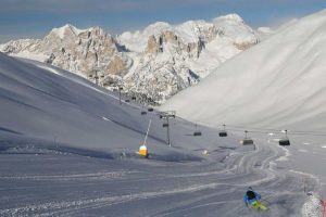 Una sciatrice tedesca è morta in Val di Fassa. Si è schiantata contro un albero