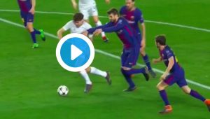 Barcellona-Chelsea, video: Marcos Alonso steso da Pique. Era rigore