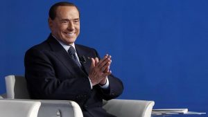 Berlusconi: niente fusione con la Lega, si appella al Pd: appoggiate un nostro governo