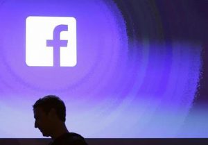 Facebook, lo schiaffo di Tim Cook (Apple): "Io non sarei finito in questa situazione"