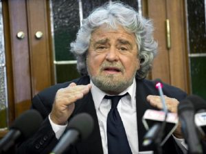 Beppe Grillo: "In un mondo in cui mancherà lavoro l'unica soluzione è un reddito universale"