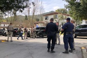 California, uomo armato in ospizio per veterani: 3 donne ostaggio, tutti morti