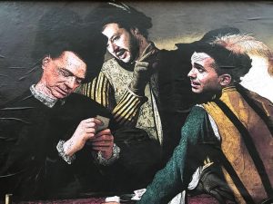 Berlusconi, Di Maio e Salvini come i Bari del Caravaggio: nuovo murales a Roma. Già rimosso