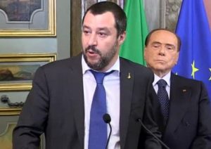 Consultazioni, stavolta Berlusconi si contiene: parla Salvini, occhi chiusi e mani giunte