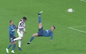 Cristiano Ronaldo video gol rovesciata in Juventus-Real Madrid, applaudono anche tifosi bianconeri