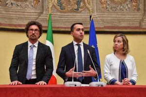 Luigi Di Maio molla Salvini: "Chiuso con Lega. O governo col Pd o si torna al voto"