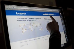 Neaby copia Faround: Facebook condannato violazione diritto d'amore