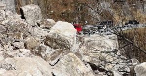 Val d'Ossola, frana travolge auto: due morti