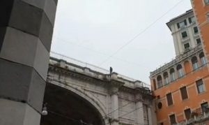 Genova: uomo si uccide gettandosi dal Ponte Monumentale