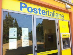 Poste Italiane e Intesa Sanpaolo firmano accordo di distribuzione triennale
