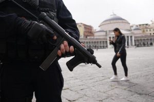 Arrestato migrante per terrorismo a Napoli: progettava attentato