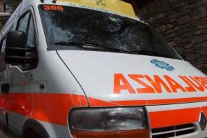 Napoli, ragazzo muore in incidente: amici sequestrano ambulanza