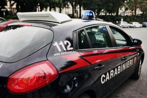 Muggia (Trieste): donna fugge all'alt dei carabinieri. Raggiunta, aizza il cane che morde un militare