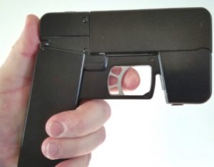 YOUTUBE Usa, pistola grossa come uno smartphone a 500 euro: la Cellphone Pistol