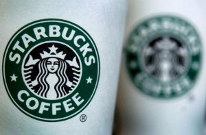 Starbucks: accesso free a tavoli e bagni anche senza consumare