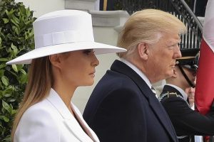 Melania e Donald Trump sarebbero "separati alla Casa Bianca: ognuno sta nella propria ala"