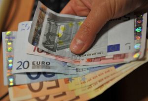 Evasione fiscale italiani: Italia dichiara redditi 100, Istat registra consumi 114. Come fa?