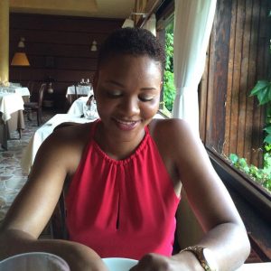 Josephine Odijie, la 35enne trovata morta in piscina. Il procuratore: "Sul corpo lividi ovunque. Si indaga per omicidio"