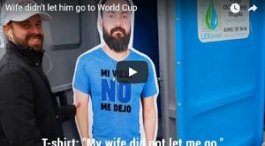 YOUTUBE Mondiali 2018, la moglie gli vieta il Mondiale. Gli amici vanno in Russia col suo cartonato