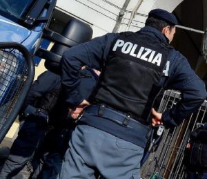 Sulmona: detenuto aggredisce poliziotto con olio bollente