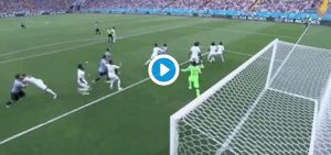 Suarez video gol Uruguay-Arabia Saudita: paperona del portiere