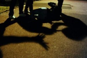 Torino, studente aggredito in strada: "Sculetti come un fr..." e lo massacrano di botte
