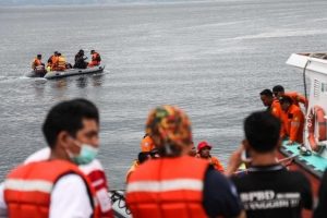 Indonesia, traghetto naufraga per tempesta: 29 morti, oltre 100 dispersi