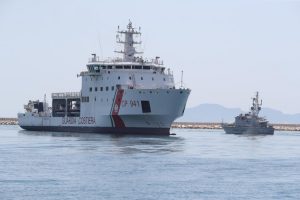 Nave Diciotti in porto a Trapani, Salvini non autorizza sbarco