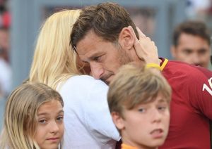 Ilary Blasi preoccupata per il figlio Cristian: "Troppe aspettative. La gente sogna un altro Totti"