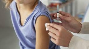 Vaccini, autocertificazione per iscrivere bimbi a scuola basterà per un altro anno