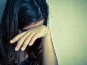 Indonesia, stuprata dal fratello abortisce: ragazzina di 15 anni condannata a 6 mesi di carcere