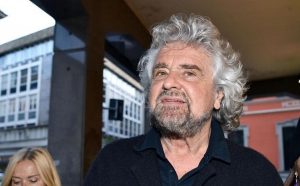 Beppe Grillo e il silenzio sul crollo del ponte Morandi a Genova