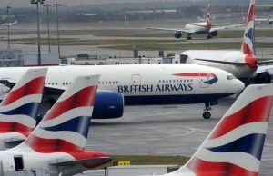 Hostess sospesa da British Airways: spogliarello con l'uniforme