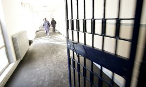 Detenuti, scarcerati in 22mila da ottobre: arrivano i braccialetti elettronici