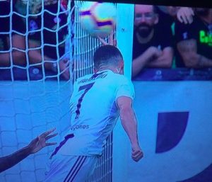 Cristiano Ronaldo mano in Juventus-Lazio, ha cercato il gol con questa furbata
