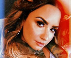 Demi Lovato esce dall'ospedale dopo l'overdose: non ne sono ancora fuori