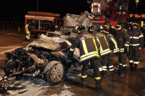 Incidente a Brindisi: auto si ribalta, Matteo Machì muore a 21 anni