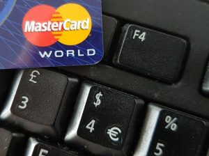 Google-Mastercard, patto segreto per tracciare gli acquisti di due miliardi di persone